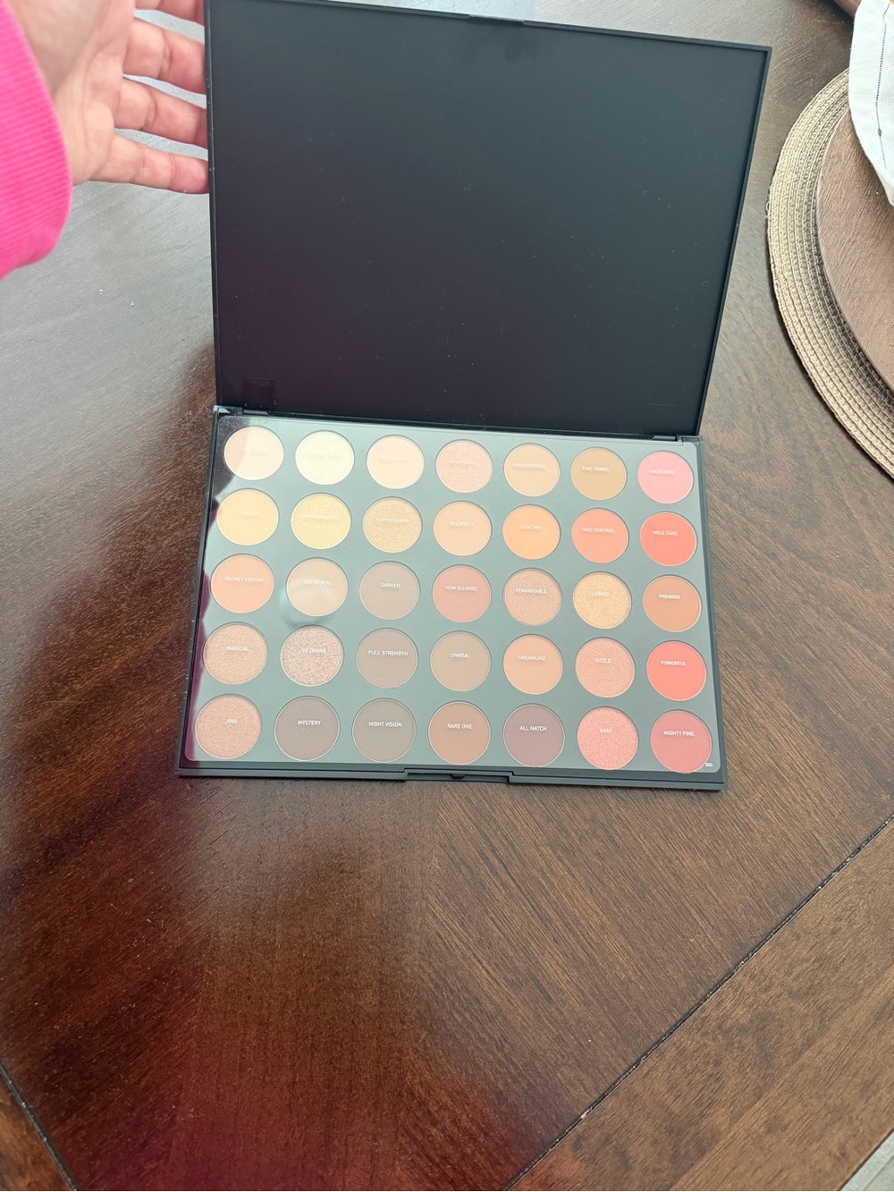 ✨NEW✨ MORPHE 350 SUPERNATURAL GLOW Eyeshadow - Picture 2 of 3